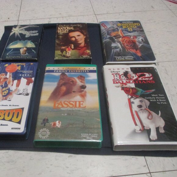 Lot of 6 Animal Lovers VHS Tapes Air Bud, Lassie, Cat from Outer Space and more - Picture 2 of 8